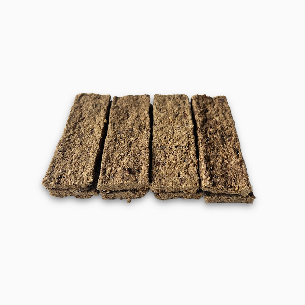 Mięsne Paski Koza z Truskawką 400g